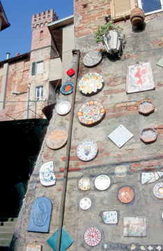 Ceramic products of Deruta